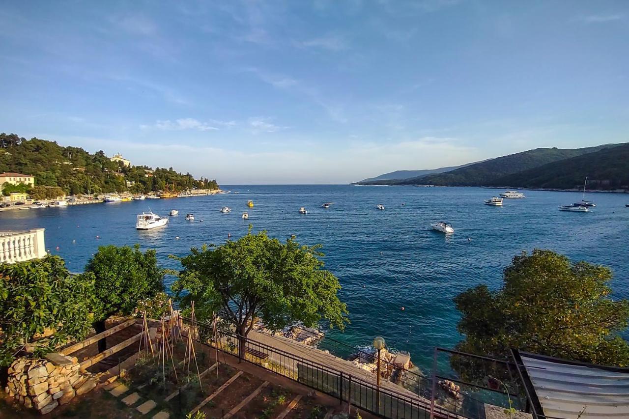 Studio Apartment Above Promenade W Terrace & Parking Rabac Exteriör bild