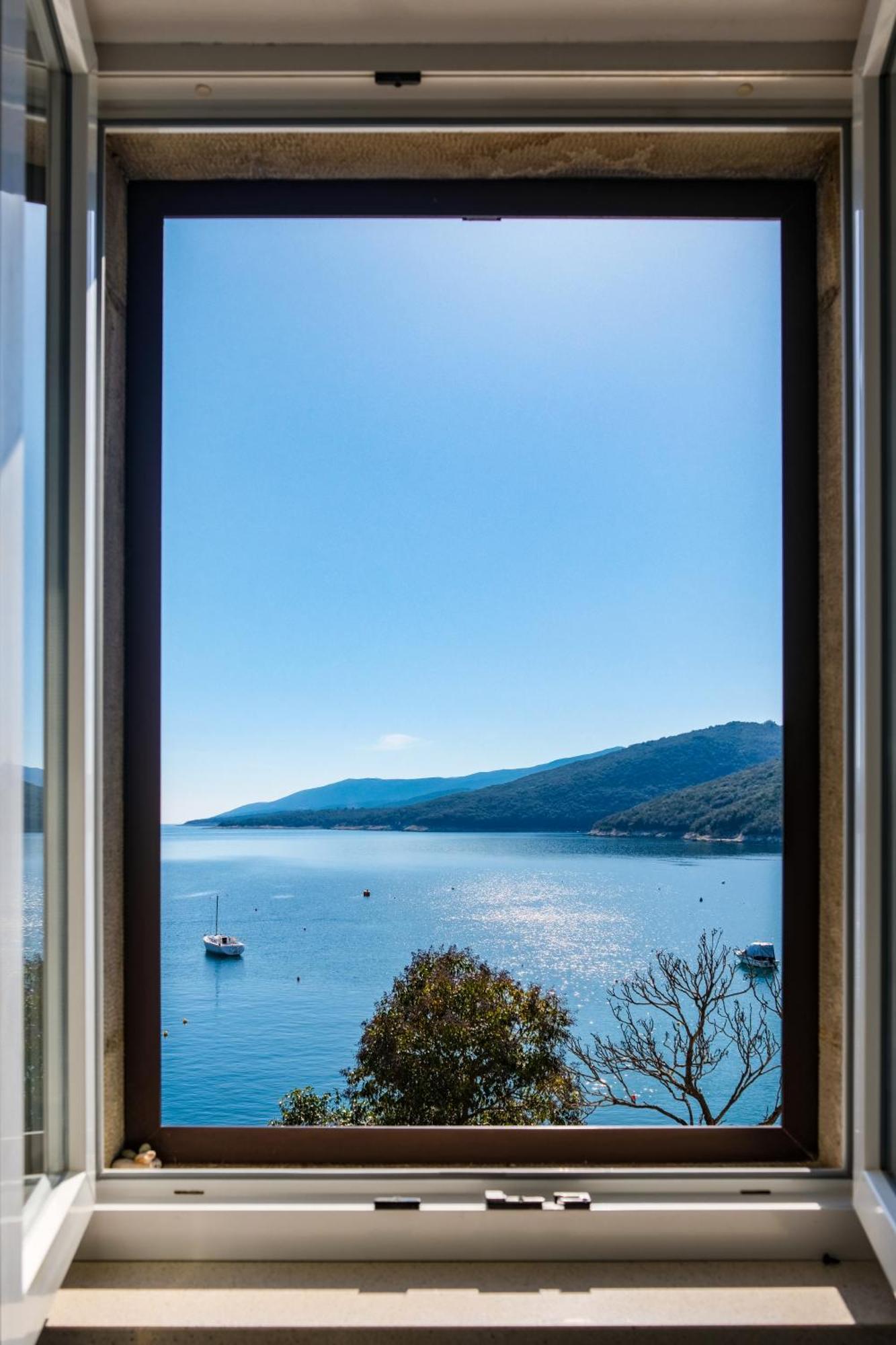 Studio Apartment Above Promenade W Terrace & Parking Rabac Exteriör bild